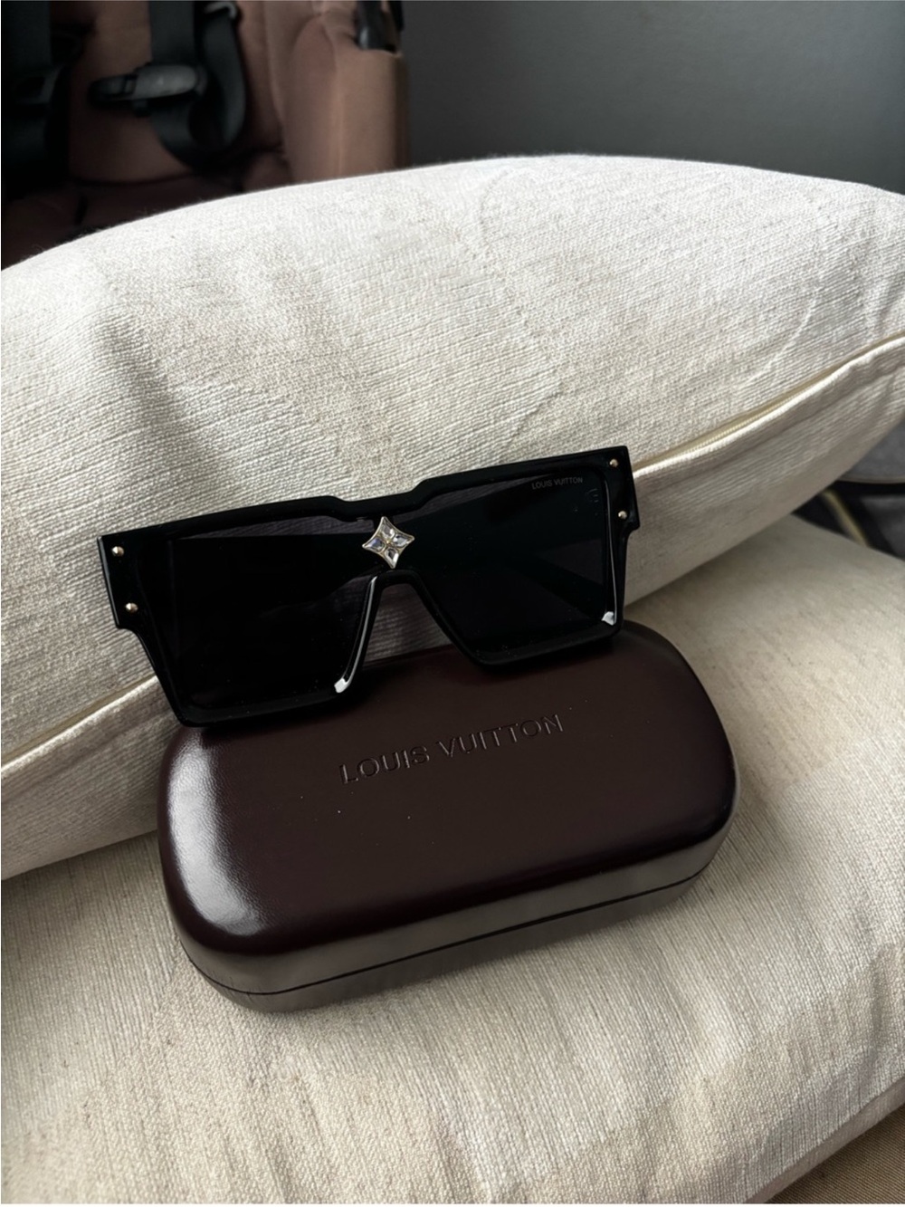 Louis Vuitton Black Shield Sunglasses with Gold LV Logo - Picture 2 of 5